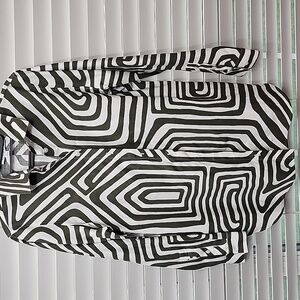 Chico’s No Iron Green/gray striped 3/4 sleeve button front top. 0 (4)